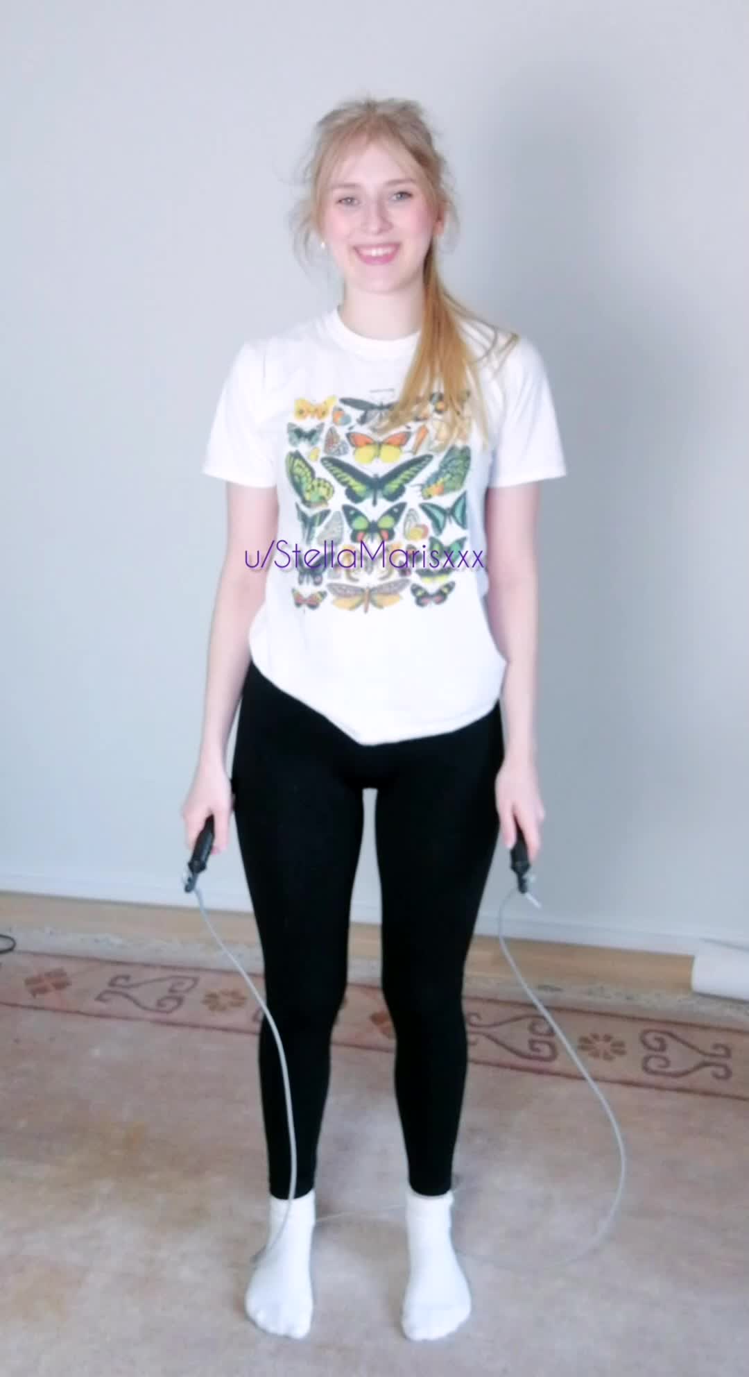 jumping my clothes off with a jump rope 😋