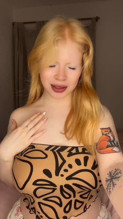 This redhead needs a little sucking session… will you?