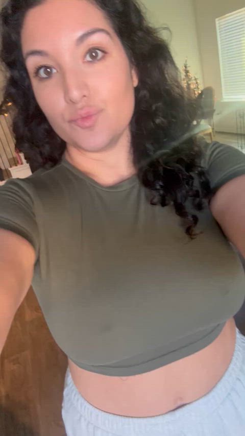 This milf insists you look at her tits