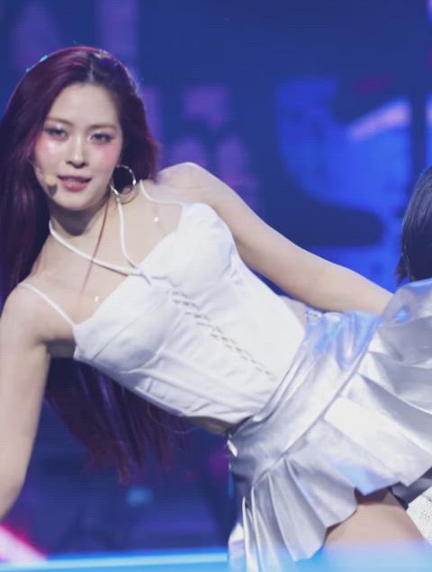 ITZY - Ryujin