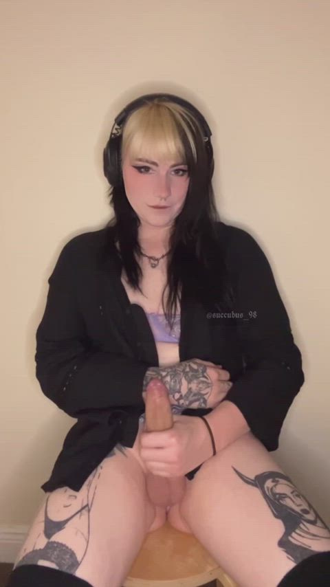 Big dick trans woman thumbnail