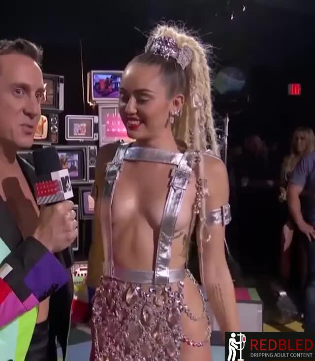 Celebrity Miley Cyrus Nude Porn GIF by redbledcom