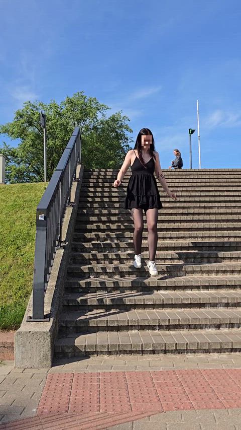 A bit of silliness with a delightful flash