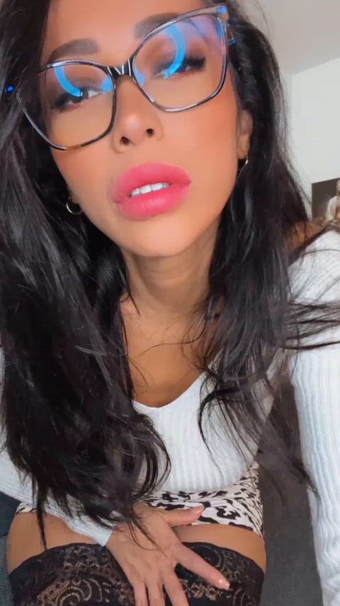 1 up=5 nudes (yes I send instantly try me)