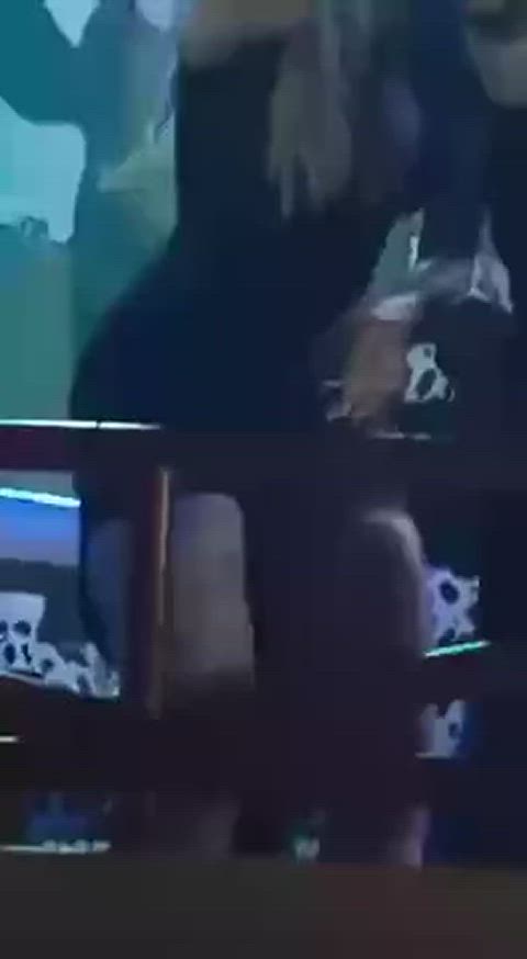 Slutty Blonde dancing in the Club pantyless