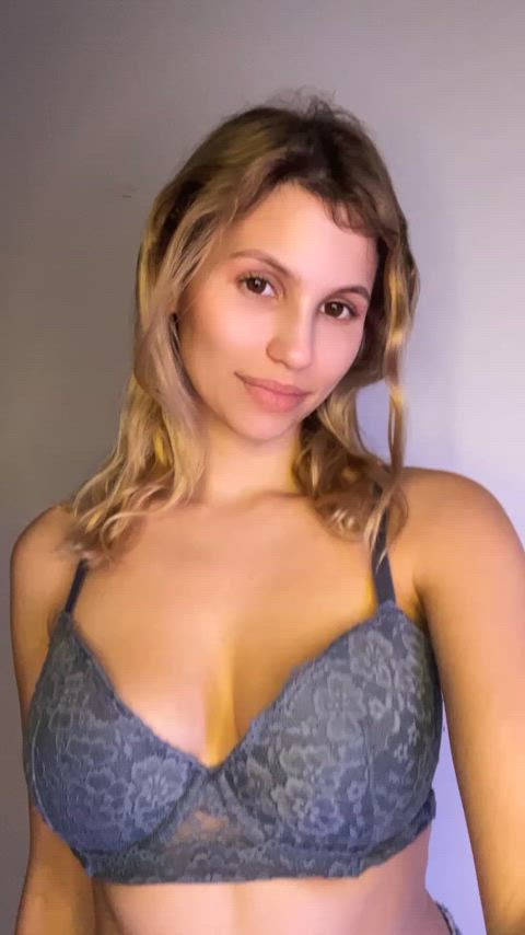 Stacked blonde slut born in 2006, what do I not have