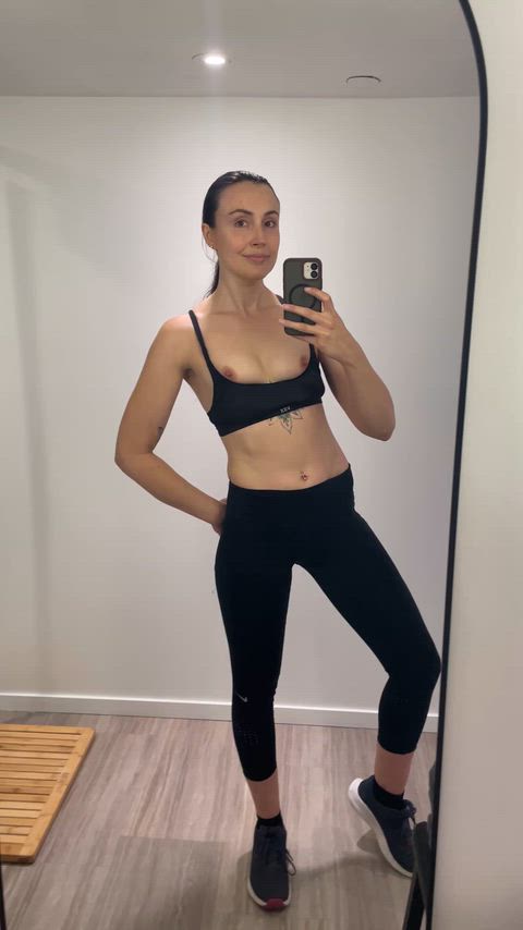 Tall, thin, all-natural 34 y.o. inked girl-next-door here that’s ready to play!🥵 I’m a switch and I’m into role playing too…😇😈 [sext], [pic], custom [vid]s, dick [rate]s, [dom], [sub], [fan], [cam], [fet] friendly.😘 Please read menu in comments