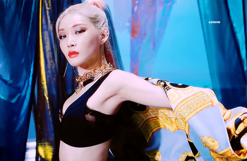 Chungha - Side Boob