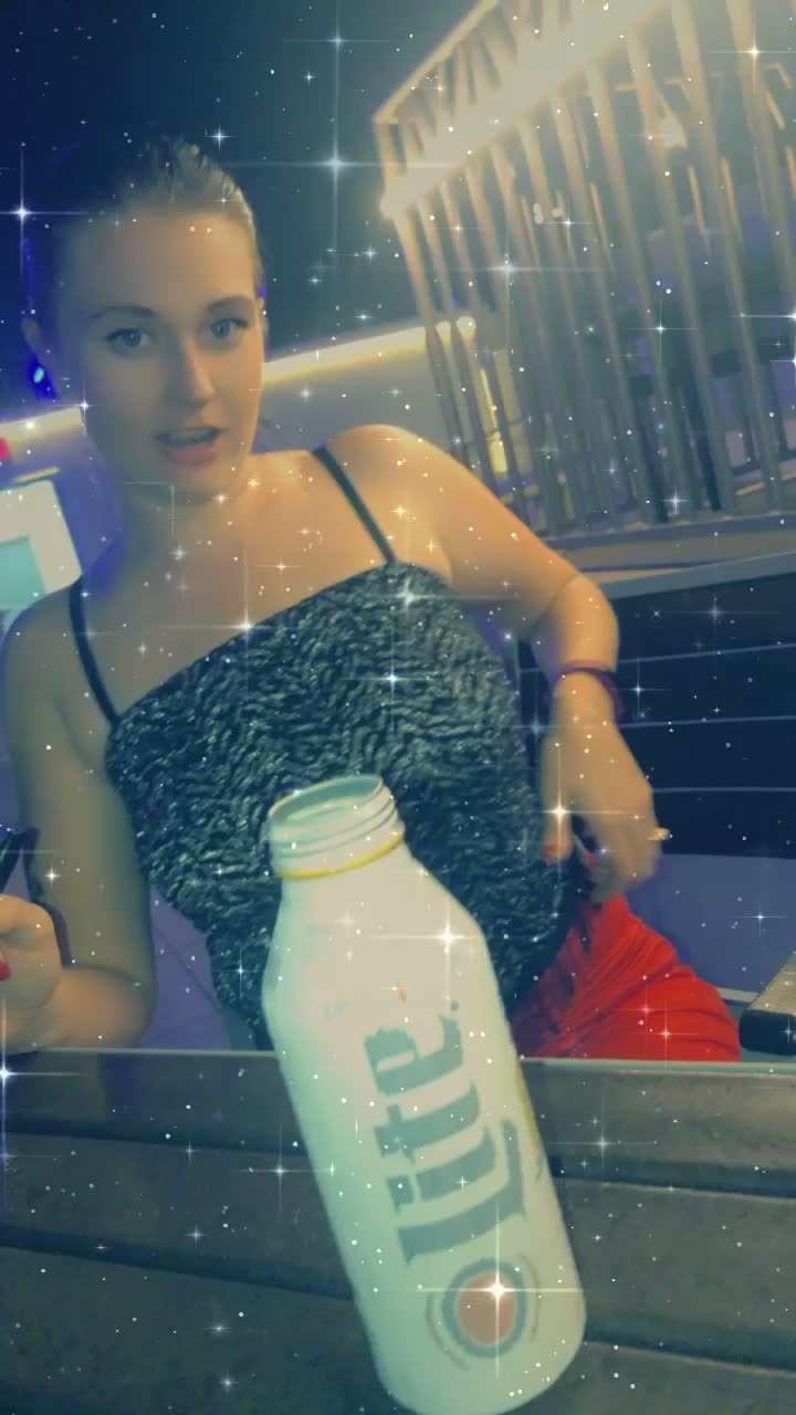 My sisters so shy, but last night she made me proud! u/chloeberlyn