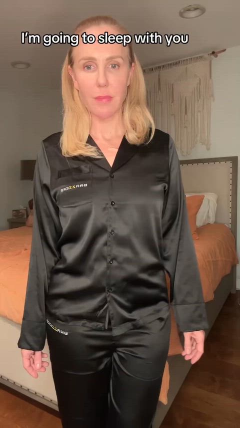 19honeysuckle 24/7 60fps Blonde Cougar Curvy MILF Thick cumslut milfnhoney Porn GIF by lustraluxe