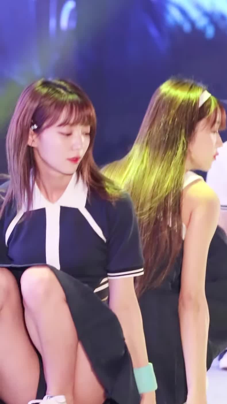 Oh My Girl - Binnie & Yooa