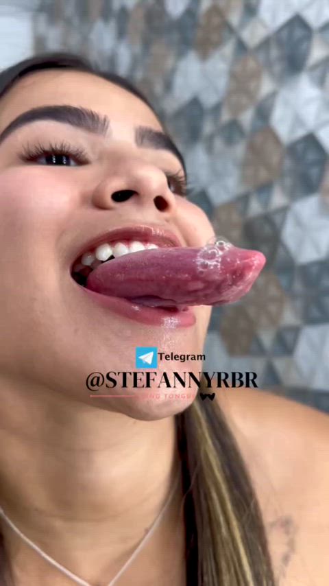 Can I lick your face?👅