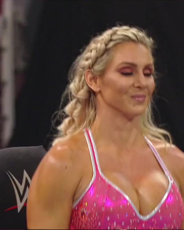 Want to tit fuck this bitch so bad fuck