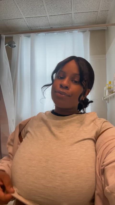 you like big black titties? 🤭