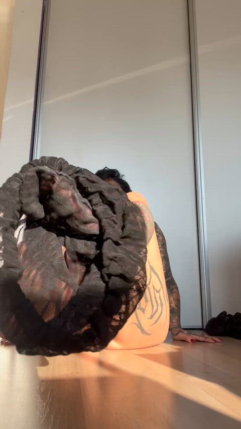 My Valentine doesn’t need roses..just my feet in his face.