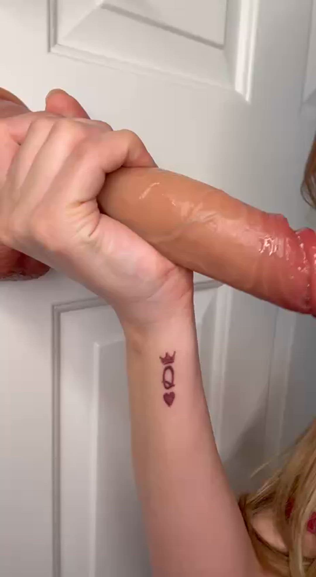 I love to suck ur cock like a sweet lollipop