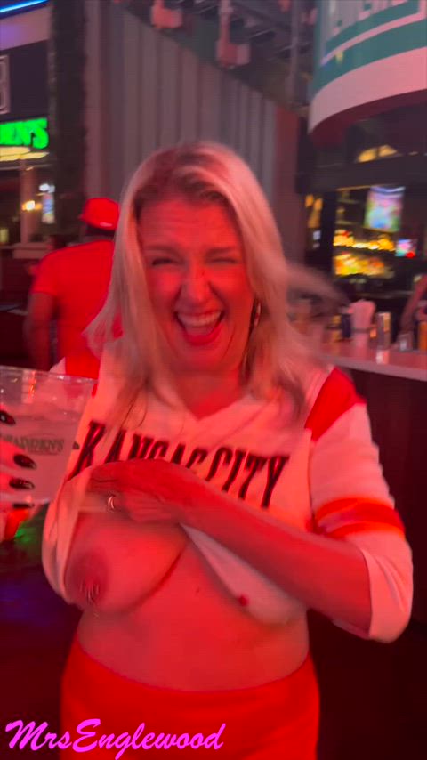 Flashing my tits in a bar for a touchdown!
