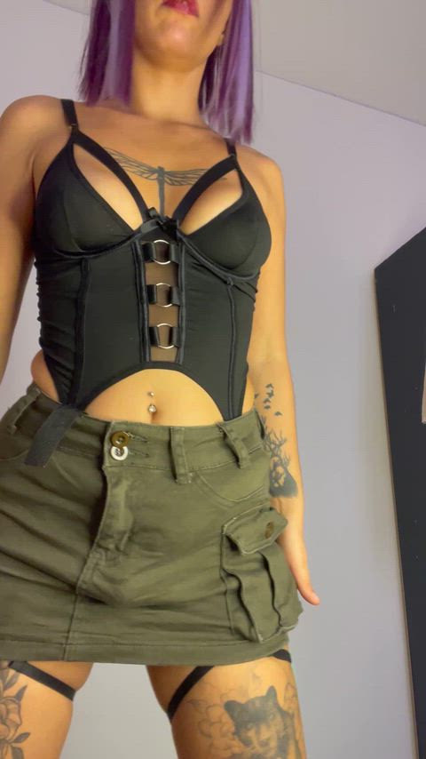 If you guess what I have under my skirt, I’ll take you to bed