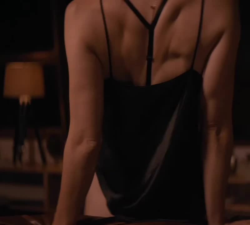 Mary Elizabeth Winstead In All About Nina