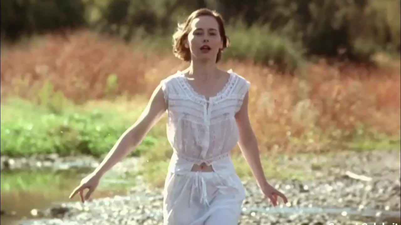 ENF Tara Fitzgerald has a Naked Nightmare - Sirens