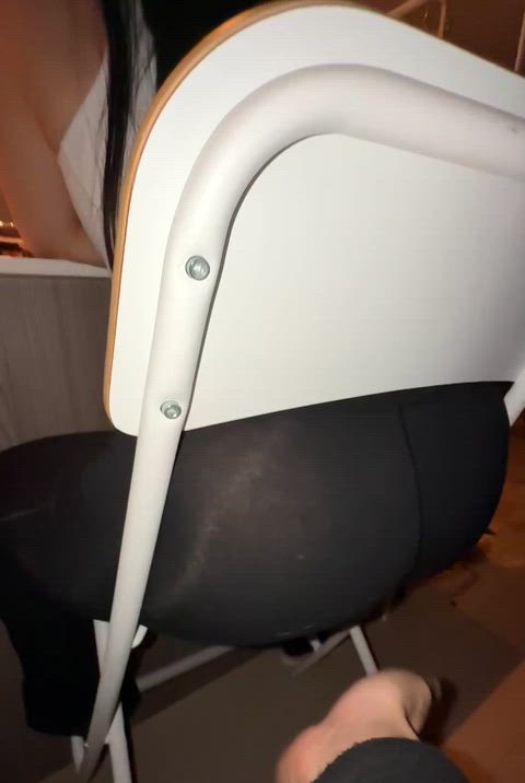 Now I know why the boys love these chairs in the dorm lounge….