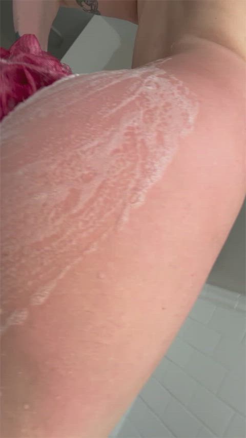 Don't worry LOSER, my pixel perfection will keep you safe from busting, right here and now, if you were to actually see me spread my soapy sexy wet ass cheeks! Uncensored perfect Goddess asshole would make you explode!! How pathetic!🤣