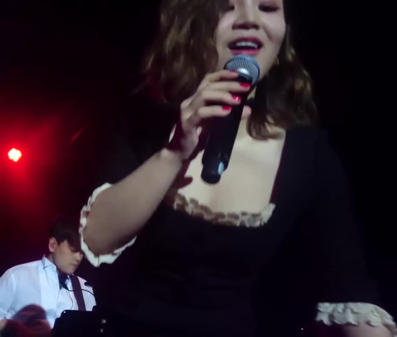 Lee Hi