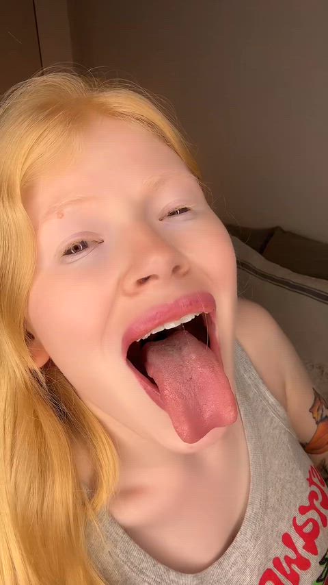 Wanna try my long tongue daddy?