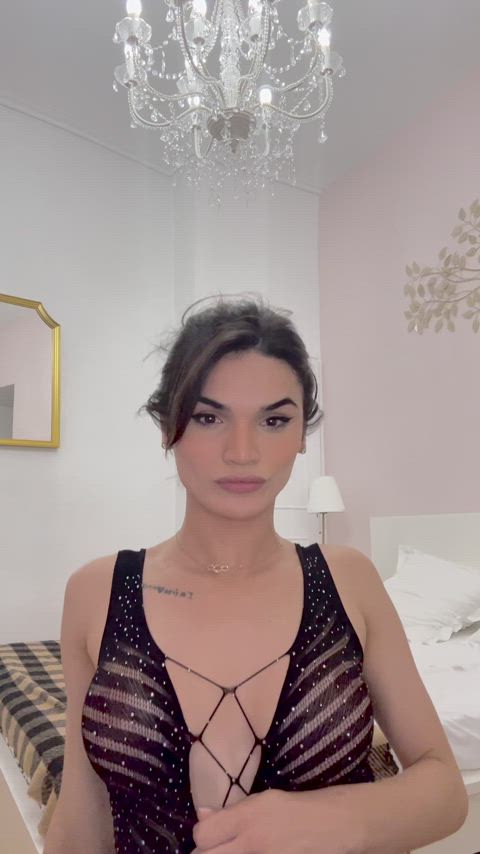 Smash or keep scrolling?