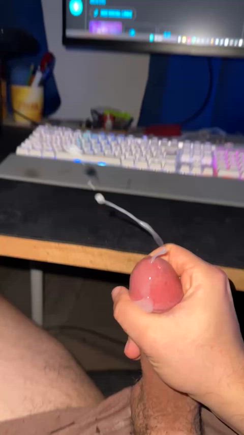 Who likes Leaking Cocks