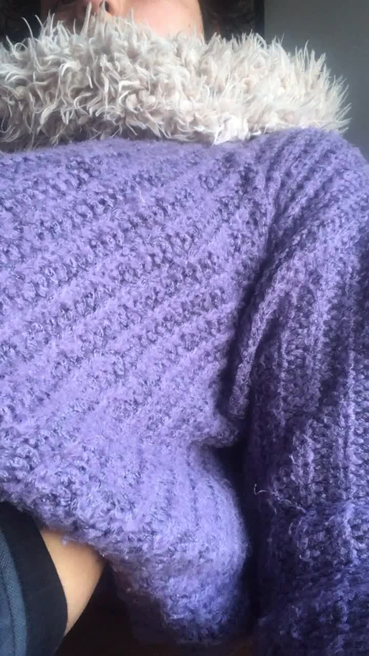 Check the altness under my tit 🐲