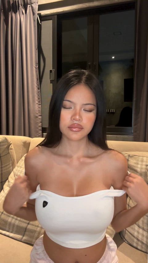 looking for a suagr daddy who likes asians with big tits