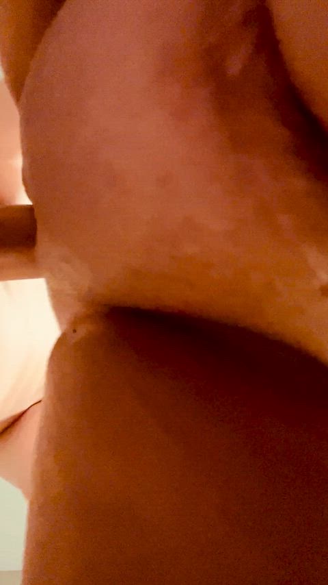 It’s important to introduce yourself properly when meeting a new hotwife