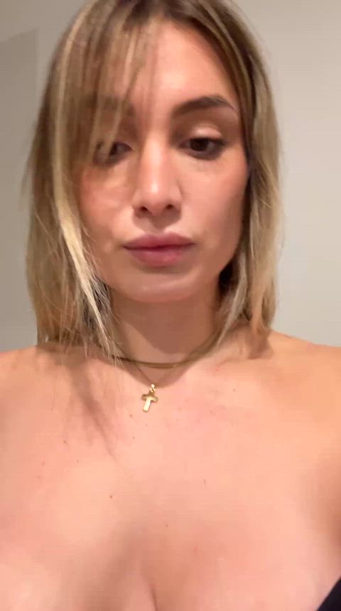 Big naturals bouncing in your face