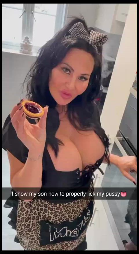 I want my son lick my pussy like this