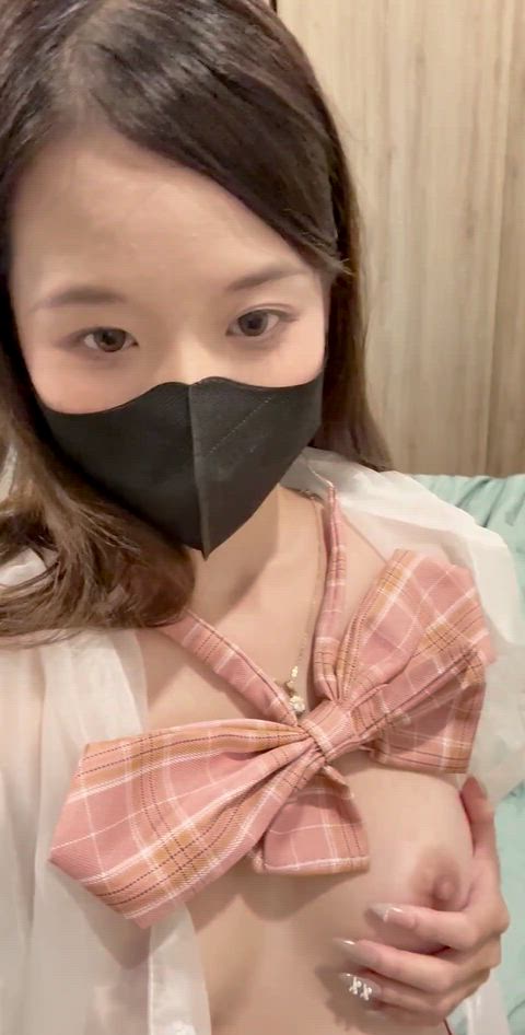 I know you can't resist staring