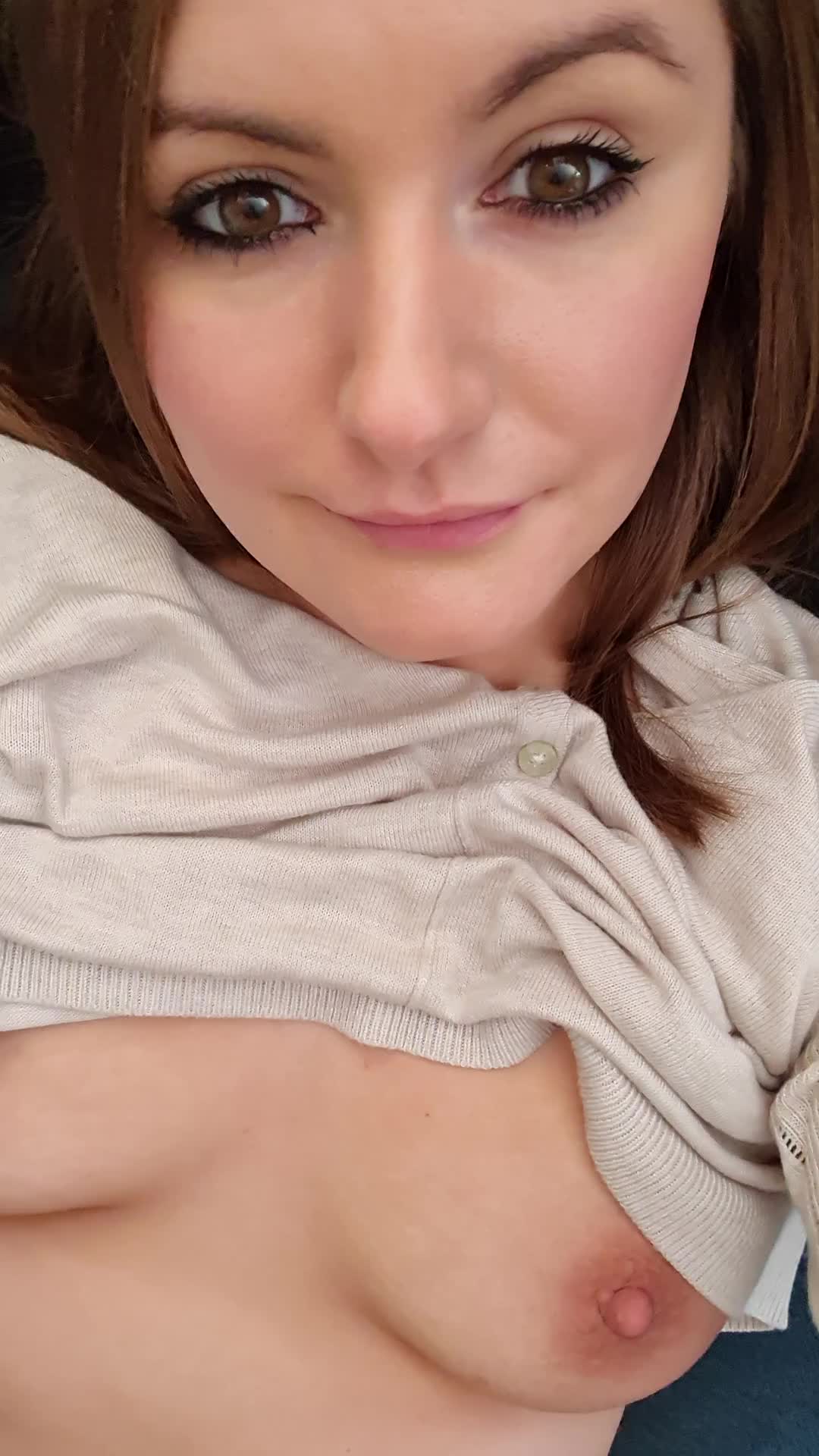 Feel free to get lost in my eyes while I masturbate 👁👁