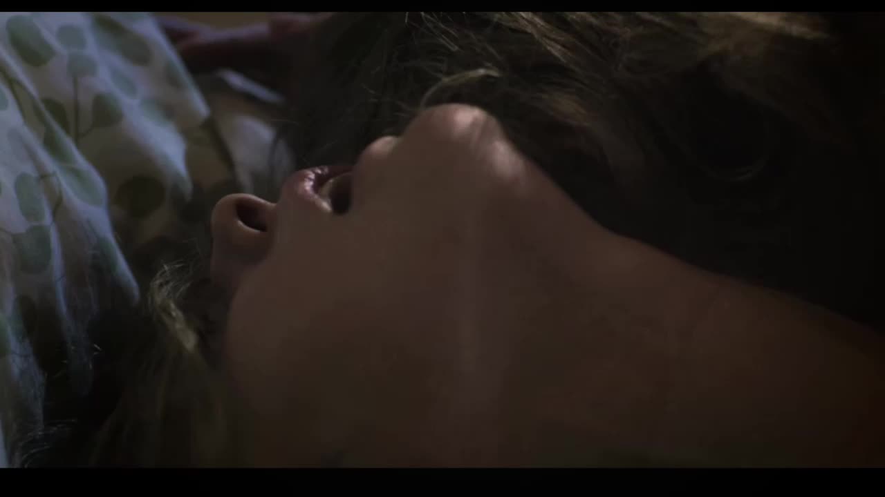 Ruth Vega Fernandez and Liv Mjönes in Kiss Me part 7