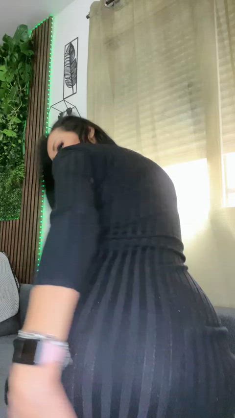 It is a pleasure to spread my ass for you