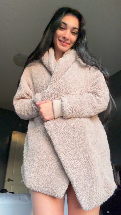 I have a hairy pussy and Im not afraid to show it