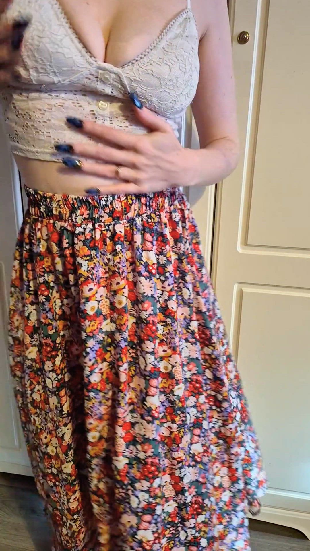 Sexy mombod... come play with me