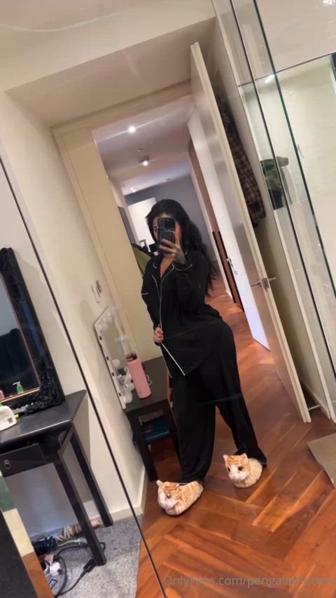 YASMINA KHAN