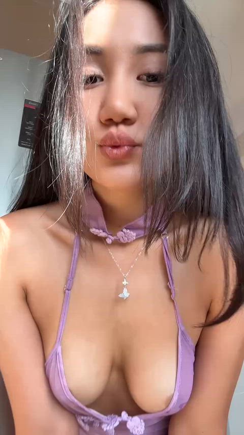 I don't like wearing bras