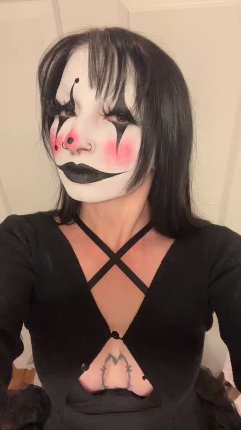 im such a cute clown thumbnail
