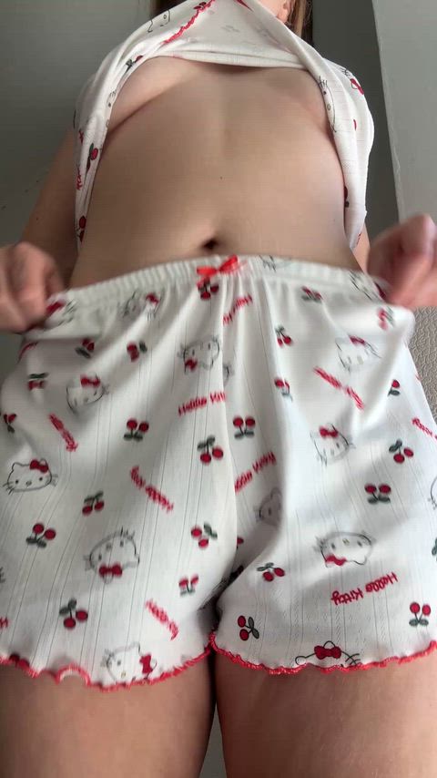 Bare skin, warm thighs, and a natural aroma that hits first