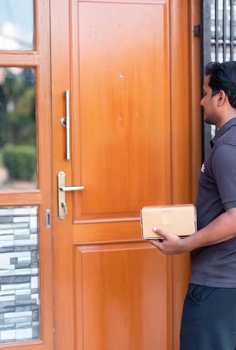 Food delivery guy gets lucky