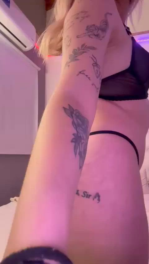 19F Looking for older cock to sit on regularly