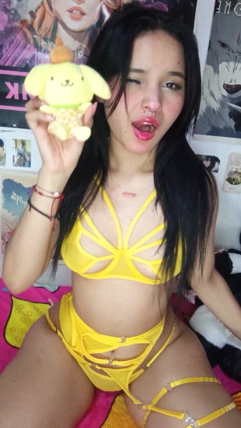 plushiee + yellow lingerie set.. = ultimate uwu combo