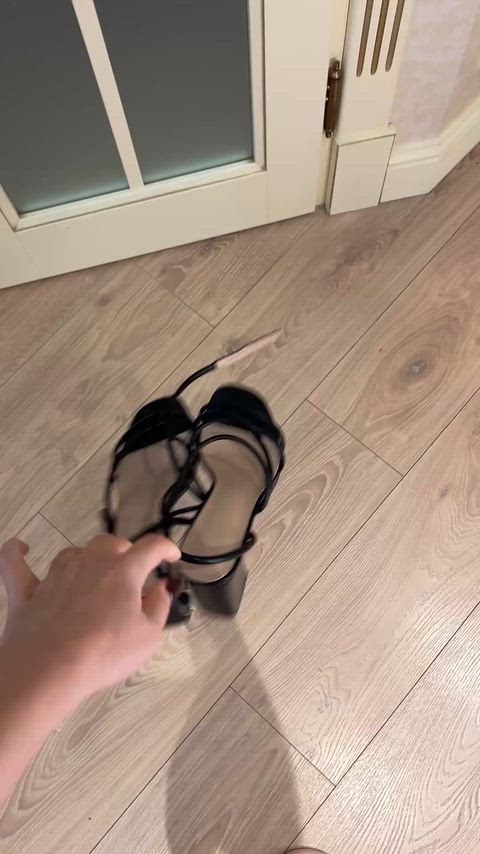 I love the way my body reacts when Im turned on, especially my ass in these heels! Maybe you should