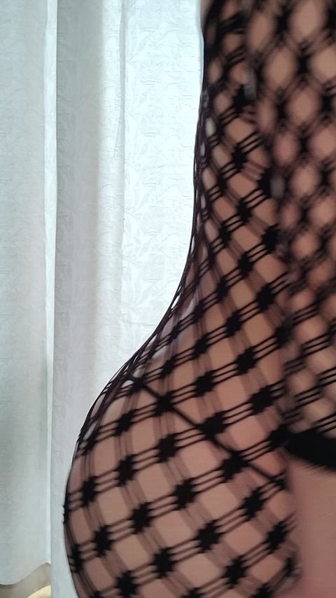 My jiggly butt is fun to play with!